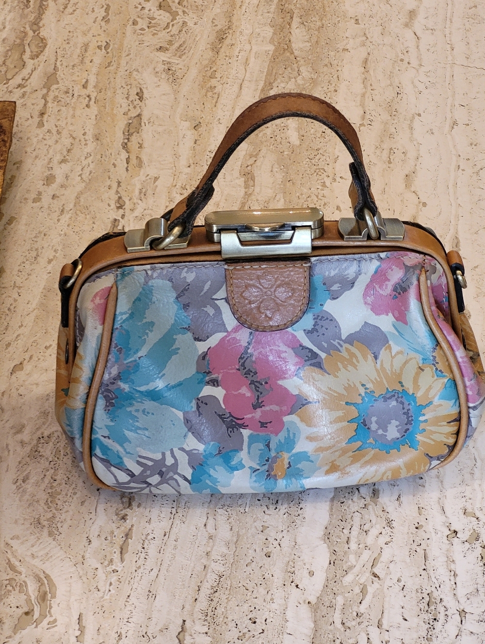 Patrisha Nash Poppies In Bloom Small Satchel - Picture 4 of 11